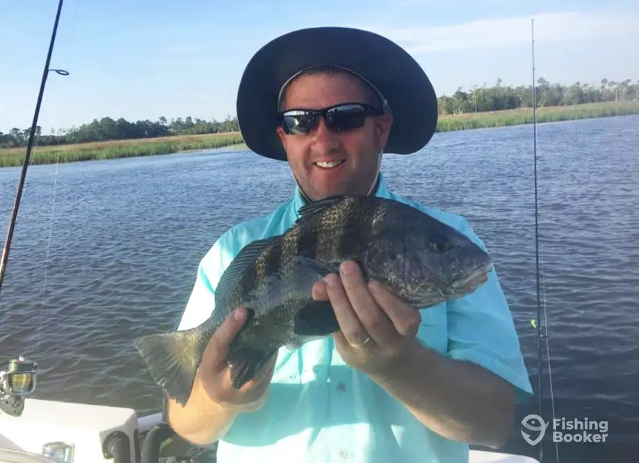 Marsh View Fishing Charters – 22' charter image 6